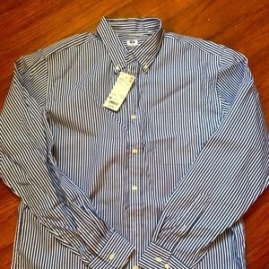 Men’s Uniqlo button down shirt NWT